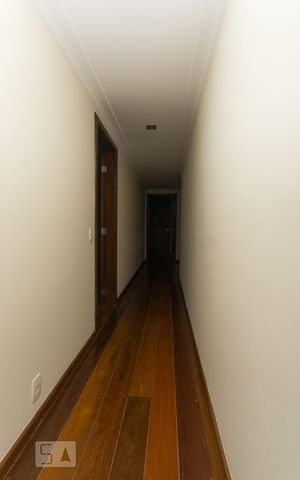 Apartamento à venda com 375m², 4 quartos e 5 vagas Apartamento à venda com 375m², 4 quartos e 5 vagasCorredor