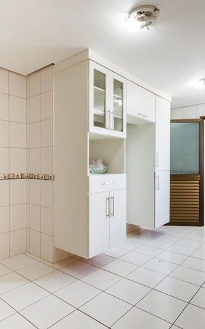 Apartamento para alugar com 137m², 5 quartos e 2 vagas Apartamento para alugar com 137m², 5 quartos e 2 vagasCozinha