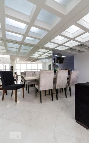 Apartamento à venda com 380m², 4 quartos e 1 vagaSala de Jantar 