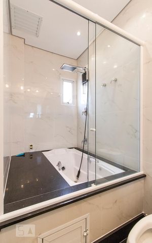 Apartamento à venda com 380m², 4 quartos e 1 vagaBox do Banheiro Suíte 3 