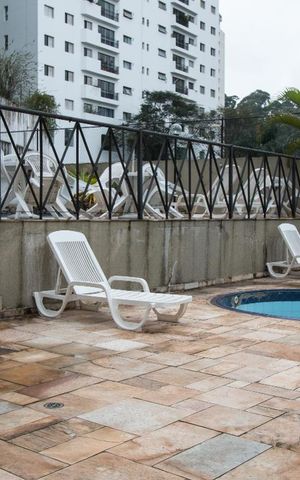 Apartamento à venda com 57m², 2 quartos e 2 vagasPiscina pequena