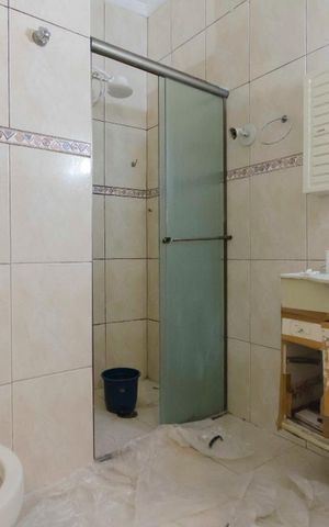 Casa à venda com 114m², 3 quartos e 2 vagasBanheiro