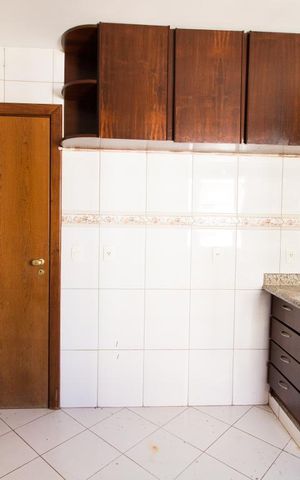 Apartamento à venda com 136m², 3 quartos e 2 vagas Apartamento à venda com 136m², 3 quartos e 2 vagasCozinha