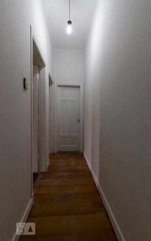 Apartamento à venda com 100m², 2 quartos e sem vagaCorredor dos Quartos e Banheiro 