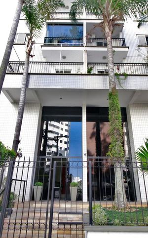 Apartamento à venda com 98m², 3 quartos e 2 vagasFachada
