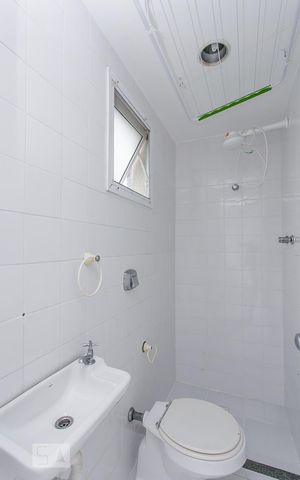 Apartamento para alugar com 80m², 2 quartos e 2 vagasBanheiro de serviço