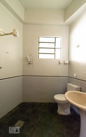 Casa à venda com 500m², 4 quartos e 2 vagasBanheiro de Serviço