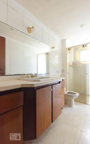 Apartamento para alugar com 180m², 3 quartos e 2 vagasBanheiro