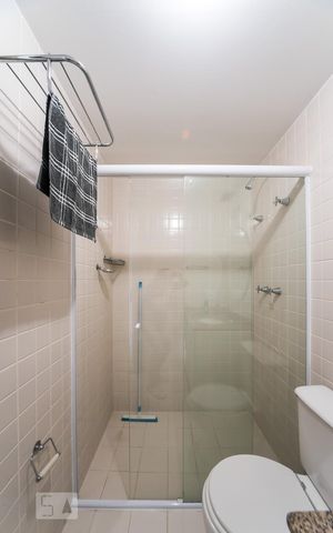 Studio para alugar com 50m², 1 quarto e 1 vaga Studio para alugar com 50m², 1 quarto e 1 vagaBanheiro