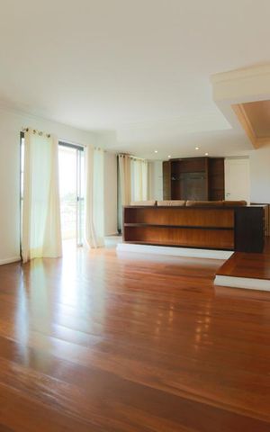 Apartamento à venda com 194m², 3 quartos e 3 vagas Apartamento à venda com 194m², 3 quartos e 3 vagasSala de Estar
