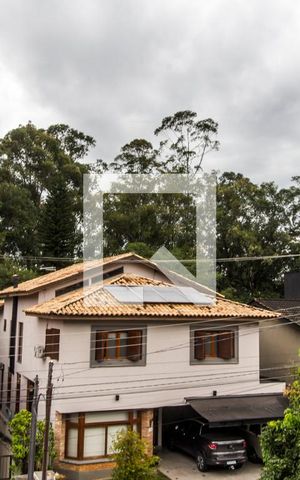 Casa de condomínio à venda com 600m², 4 quartos e 5 vagas Casa de condomínio à venda com 600m², 4 quartos e 5 vagasVista da Suíte