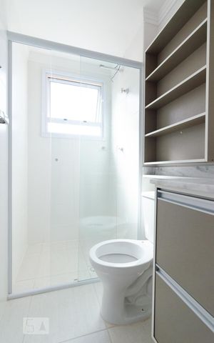 Apartamento à venda com 55m², 2 quartos e 1 vaga Apartamento à venda com 55m², 2 quartos e 1 vagaBanheiro