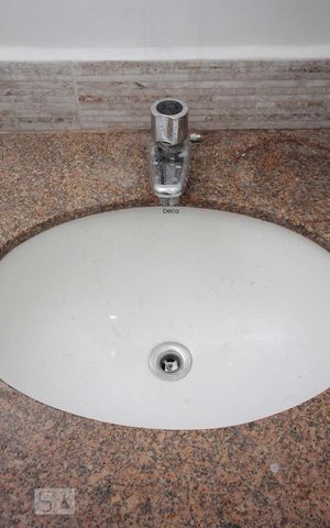 Apartamento à venda com 78m², 3 quartos e sem vagaBanheiro