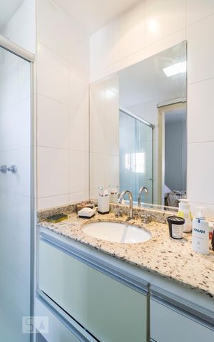 Apartamento à venda com 78m², 2 quartos e 2 vagasBanheiro suíte