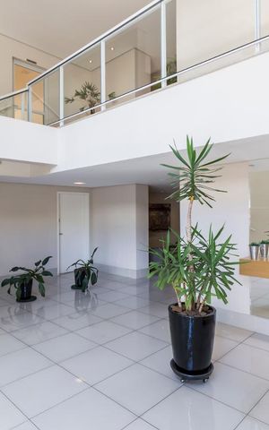 Apartamento à venda com 78m², 2 quartos e 2 vagasHall social