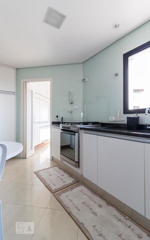 Apartamento para alugar com 130m², 3 quartos e 2 vagasCozinha