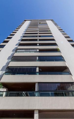 Apartamento para alugar com 130m², 3 quartos e 2 vagasFachada