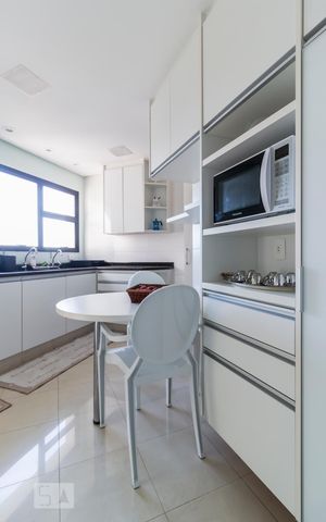 Apartamento para alugar com 130m², 3 quartos e 2 vagasCozinha