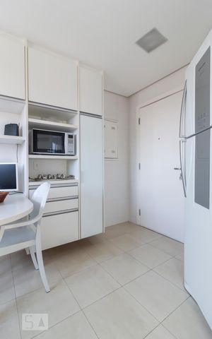 Apartamento para alugar com 130m², 3 quartos e 2 vagasCozinha