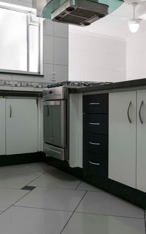 Casa para alugar com 307m², 4 quartos e 3 vagas1o. Andar - Cozinha (Armários)