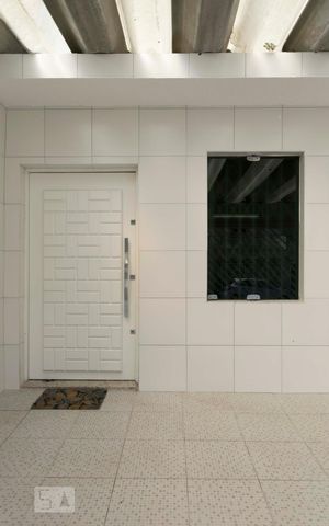 Casa para alugar com 307m², 4 quartos e 3 vagasEntrada