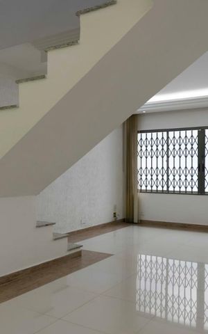 Casa para alugar com 307m², 4 quartos e 3 vagas1o. Andar - Sala