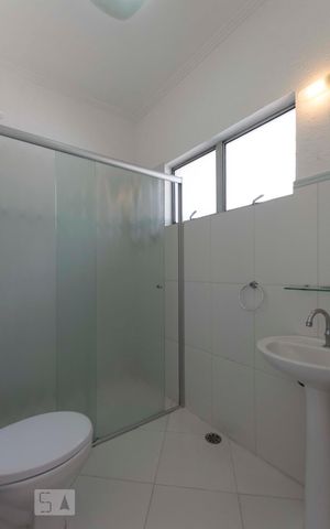 Casa para alugar com 307m², 4 quartos e 3 vagas2o. Andar - Banheiro social