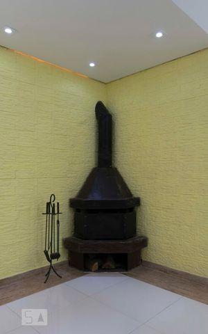 Casa para alugar com 307m², 4 quartos e 3 vagas1o. Andar - Sala (Lareira)