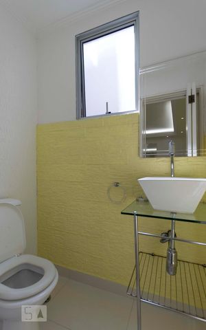 Casa para alugar com 307m², 4 quartos e 3 vagas1o. Andar - Lavabo