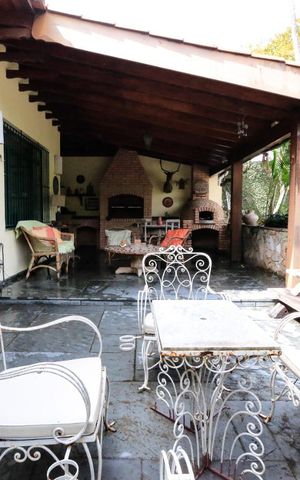 Casa de condomínio à venda com 313m², 3 quartos e 4 vagasQuintal