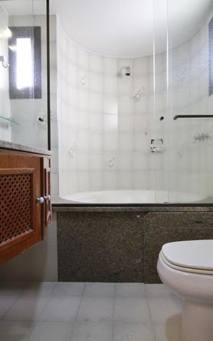Apartamento à venda com 187m², 4 quartos e 3 vagasBanheiro Suíte 1