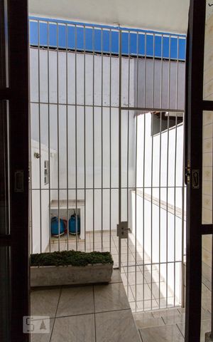 Casa à venda com 103m², 3 quartos e 1 vagaAcesso a Area Externa e de Serviço 