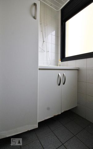Apartamento para alugar com 58m², 2 quartos e 1 vagaDetalhe área de serviço