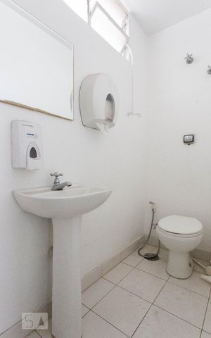 Studio à venda com 48m², 1 quarto e sem vaga Studio à venda com 48m², 1 quarto e sem vagaBanheiro