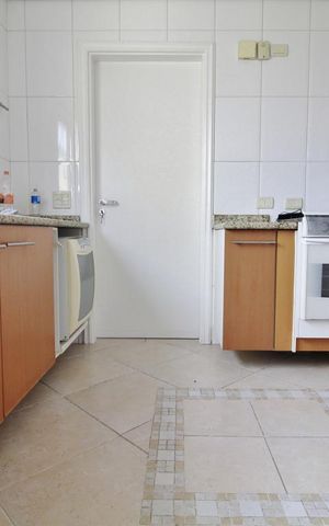 Apartamento à venda com 220m², 4 quartos e 2 vagasCozinha