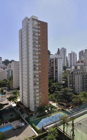 Apartamento à venda com 327m², 4 quartos e 5 vagasVista da suíte 3