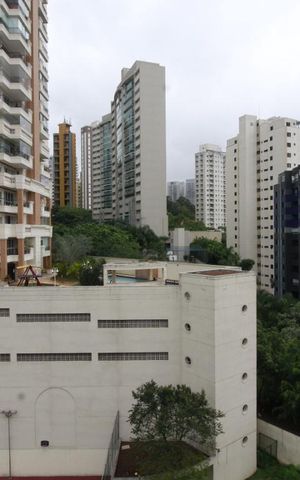 Apartamento à venda com 70m², 2 quartos e 2 vagasVista da suíte