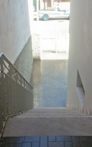 Casa à venda com 153m², 3 quartos e 3 vagas Casa à venda com 153m², 3 quartos e 3 vagasÁrea Externa