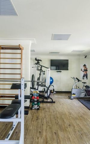 Apartamento à venda com 162m², 3 quartos e 2 vagas Apartamento à venda com 162m², 3 quartos e 2 vagasÁrea Comum - Academia