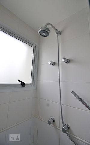 Apartamento à venda com 138m², 3 quartos e 3 vagasChuveiro