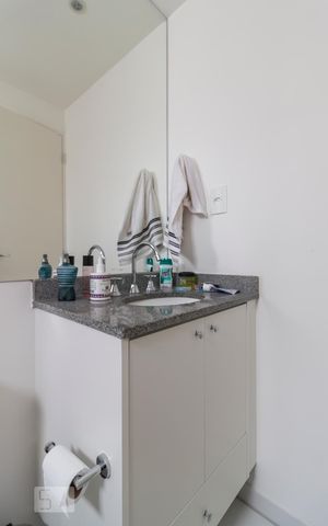 Apartamento para alugar com 70m², 2 quartos e 2 vagasBanheiro suíte