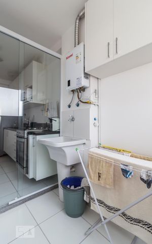 Apartamento para alugar com 70m², 2 quartos e 2 vagasÁrea de serviço