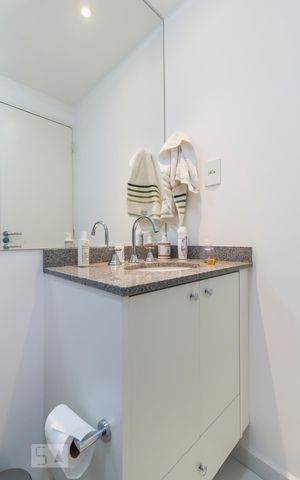 Apartamento para alugar com 70m², 2 quartos e 2 vagasBanheiro