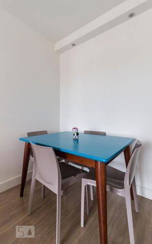 Apartamento para alugar com 70m², 2 quartos e 2 vagasSala