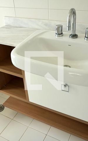 Apartamento à venda com 147m², 3 quartos e 3 vagas Apartamento à venda com 147m², 3 quartos e 3 vagasBanheiro Suíte 1