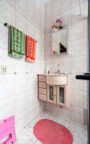 Casa à venda com 500m², 2 quartos e 8 vagasBanheiro social