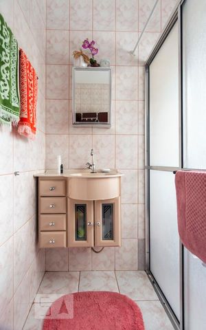 Casa à venda com 500m², 2 quartos e 8 vagasBanheiro social