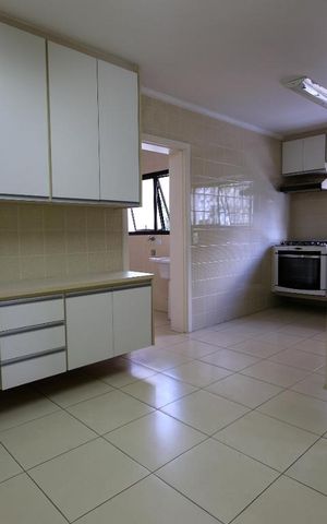 Apartamento à venda com 180m², 4 quartos e 3 vagasCozinha