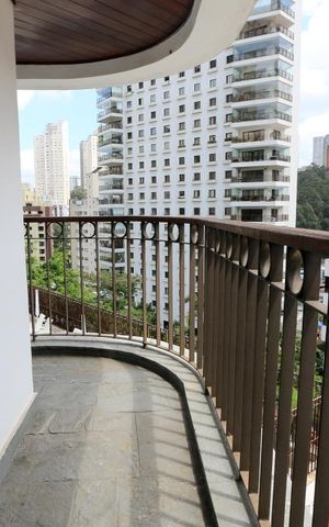 Apartamento à venda com 180m², 4 quartos e 3 vagasVaranda