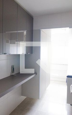 Apartamento à venda com 93m², 2 quartos e 2 vagas Apartamento à venda com 93m², 2 quartos e 2 vagasCozinha - Armários